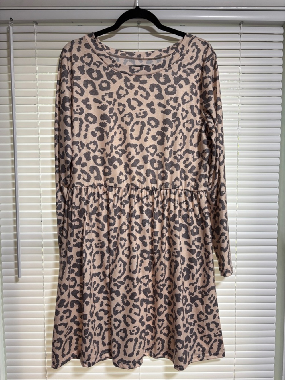 Source Unknown Beige and Brown Leopard Print Long Sleeve Dress